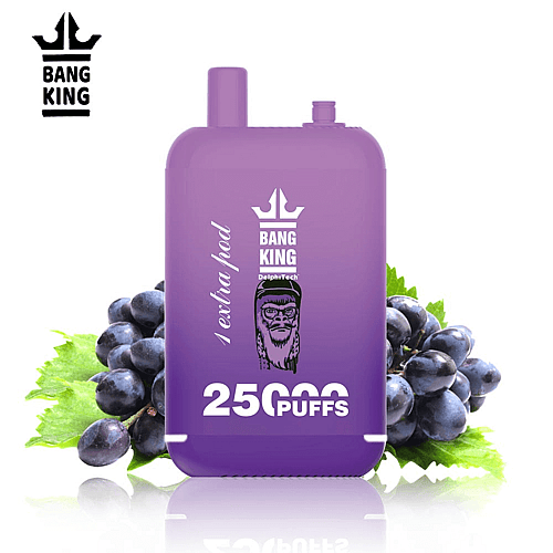 Dispositivo per svapare viola con l'etichetta "BANG KING" al gusto di uva e la scritta "25.000 tiri", raffigurato con uva fresca sullo sfondo.