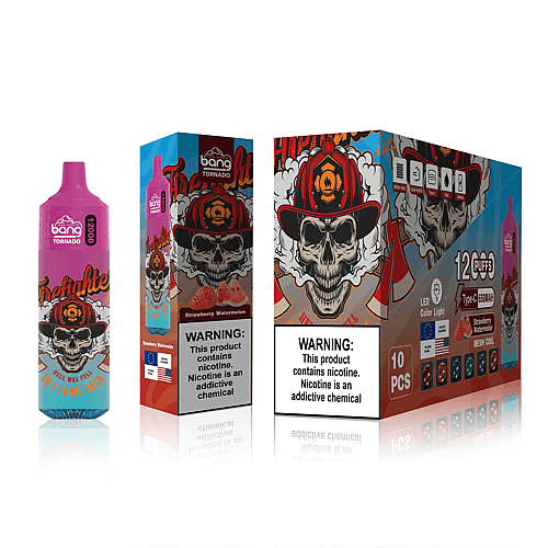 Un vaporizador desechable de color rosa etiquetado como "Bang Tornado" con un logotipo de calavera "Bombero", junto con su caja y un paquete de producto más grande, todos con el mismo logotipo de calavera y la marca de sabor "Strawberry Watermelon".