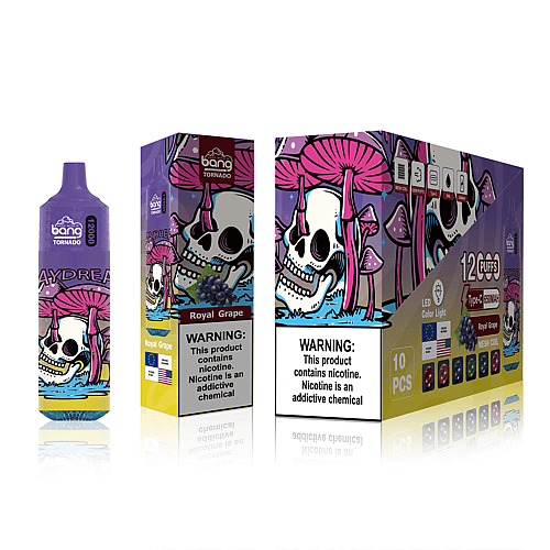 Un vaporizador morado y su empaque presenta una calavera con hongos rosados, etiquetados "Royal Grape" y "Bang Tornado", con etiquetas de advertencia sobre la nicotina.